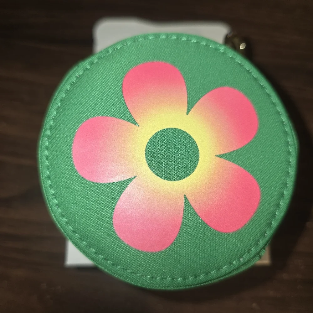 Daisy Marc Jacobs Coin Purse - Picture 2 of 6